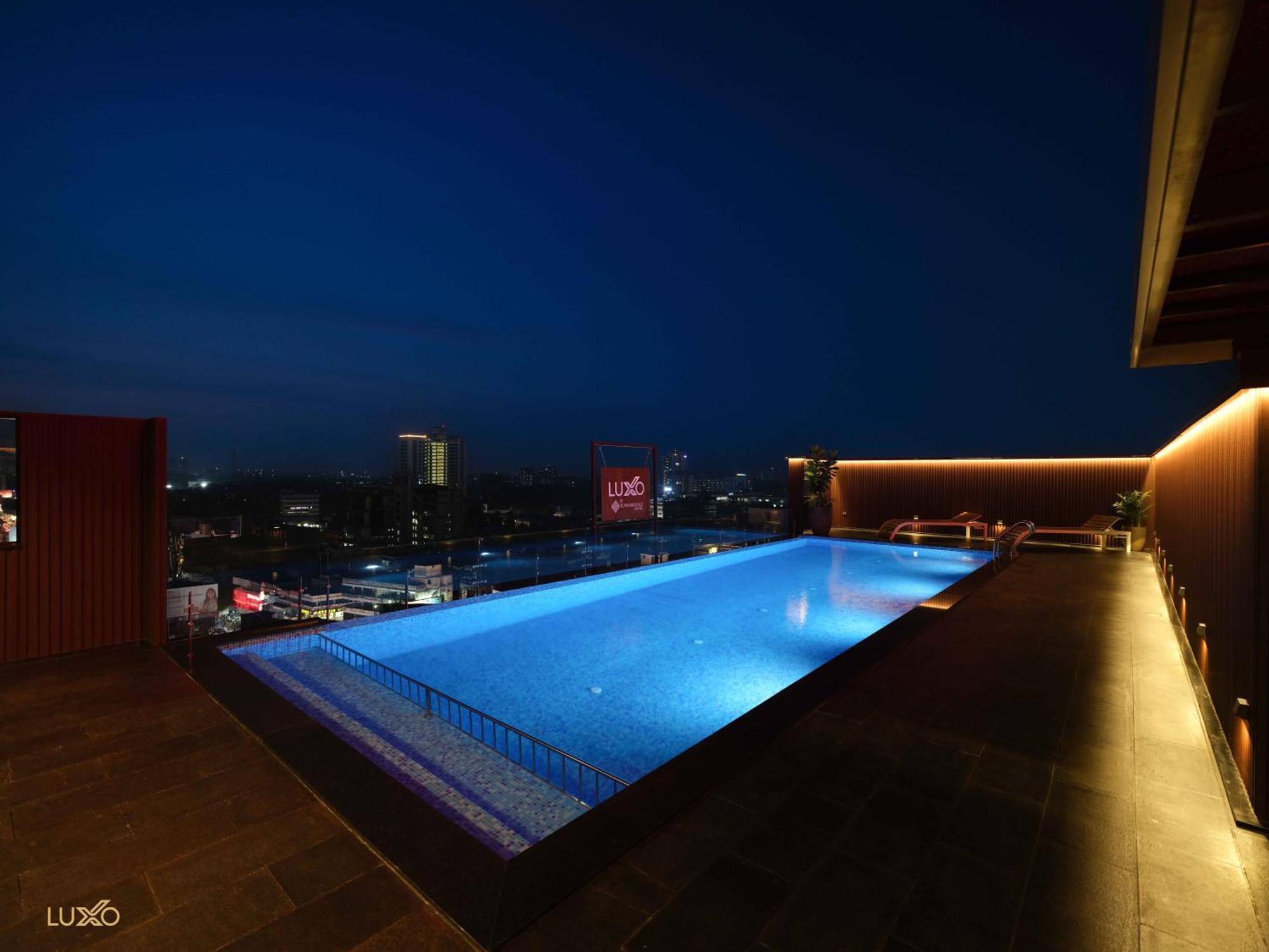 Luxo Kochi 호텔 외부 사진